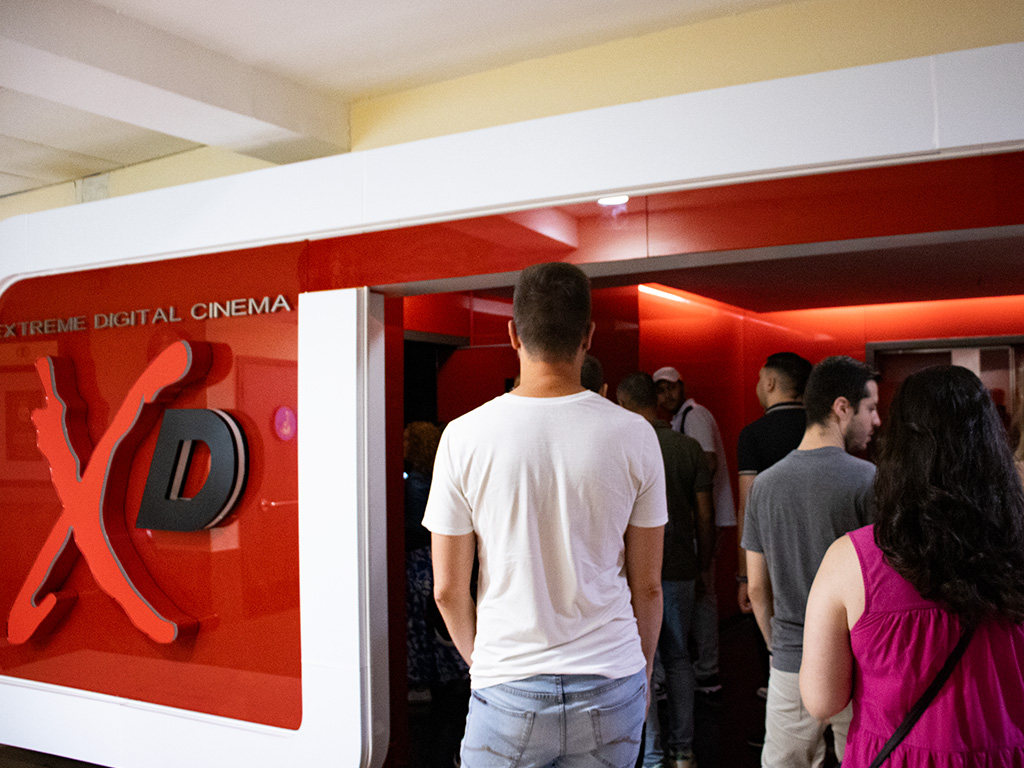 Entrada na sala de cinema